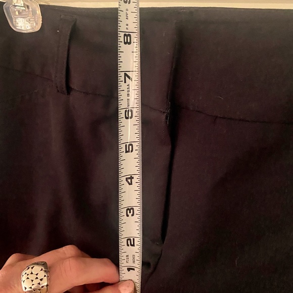 🔄NEW DIRECTIONS🔄 DRESSY STRETCH BERMUDA SHORTS NWT❣️ - Picture 9 of 11